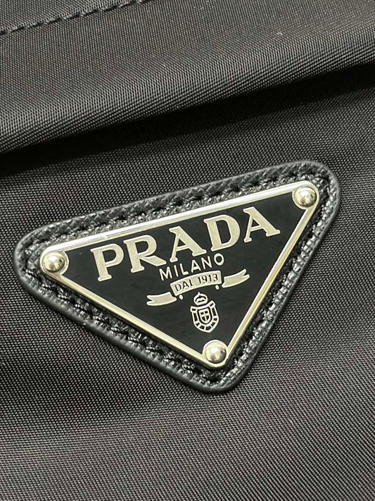 SHOULDER BAG 27 IN BLACK RE-NYLON TRIANGLE LOGO