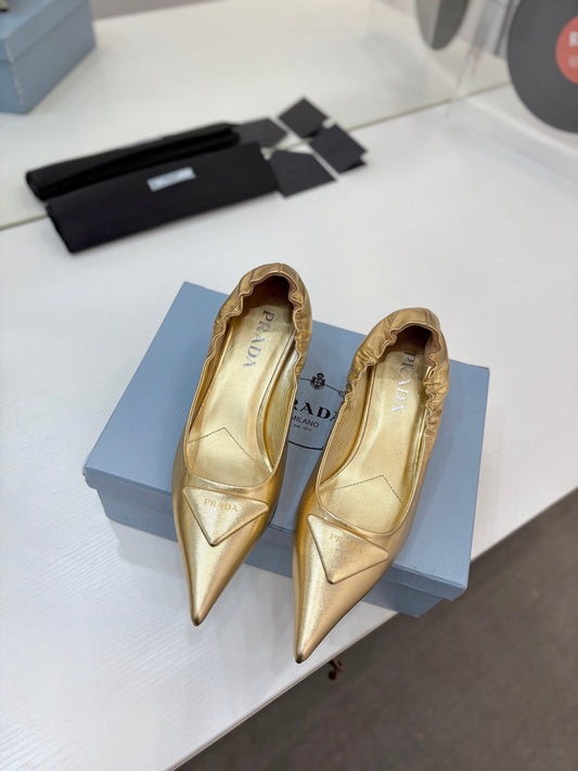 ТУФЛІ PRADA 26S PUMPS 55 ММ ІЗ ЗОЛОТОЇ ТЕЛЯЧОЇ ШКІРИ З ЛОГОТИПОМ