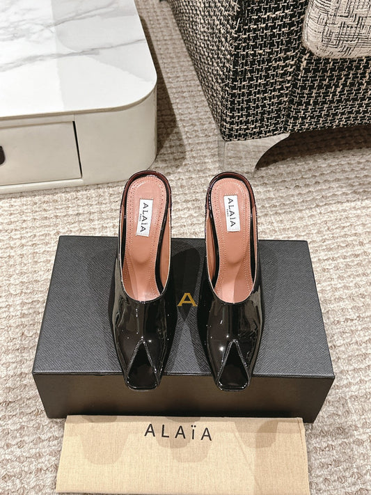 МЮЛІ ALAIA SPIKE JEWEL З ЧОРНОЇ ГЛЯНЦЕВОЇ ТЕЛЯЧОЇ ШКІРИ - 35