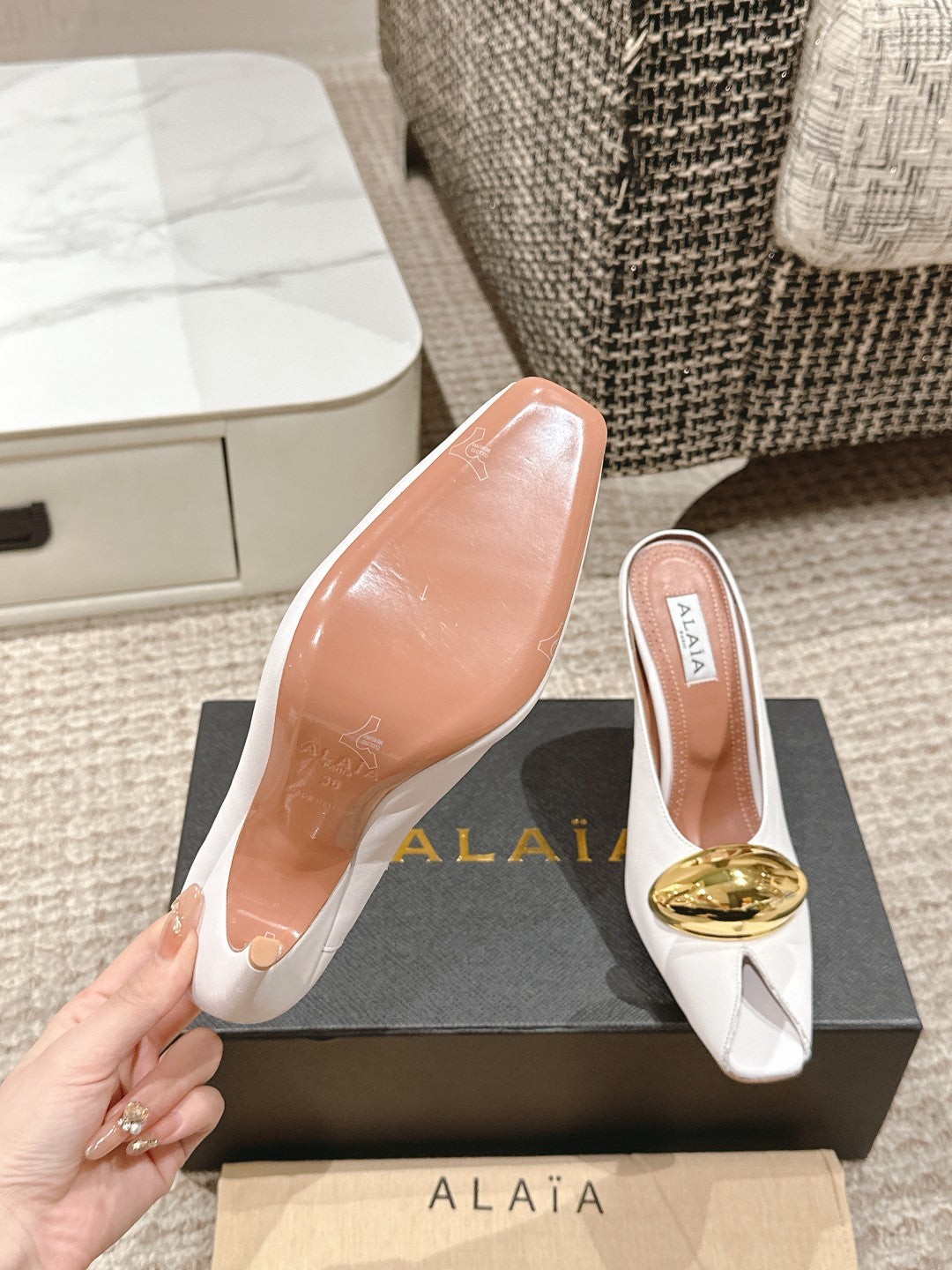 ALAIA SPIKE JEWEL MULES IN WHITE CALFSKIN WITH GOLD HARDWARE - 35