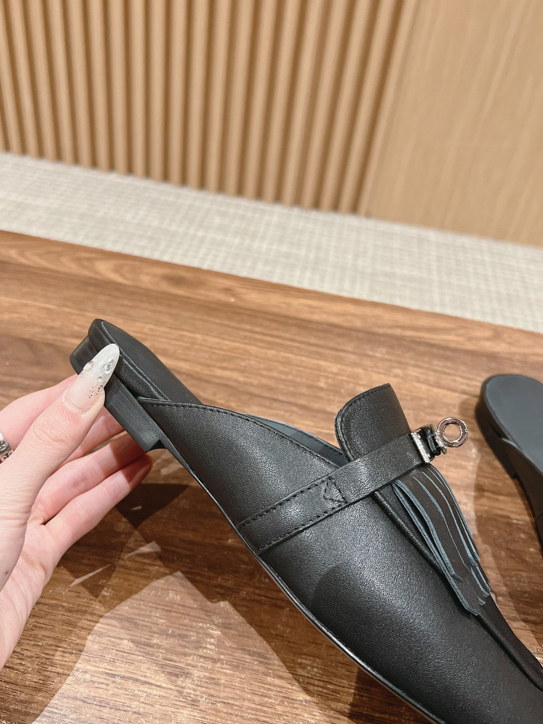 0Z Mule Fringed Black - 35