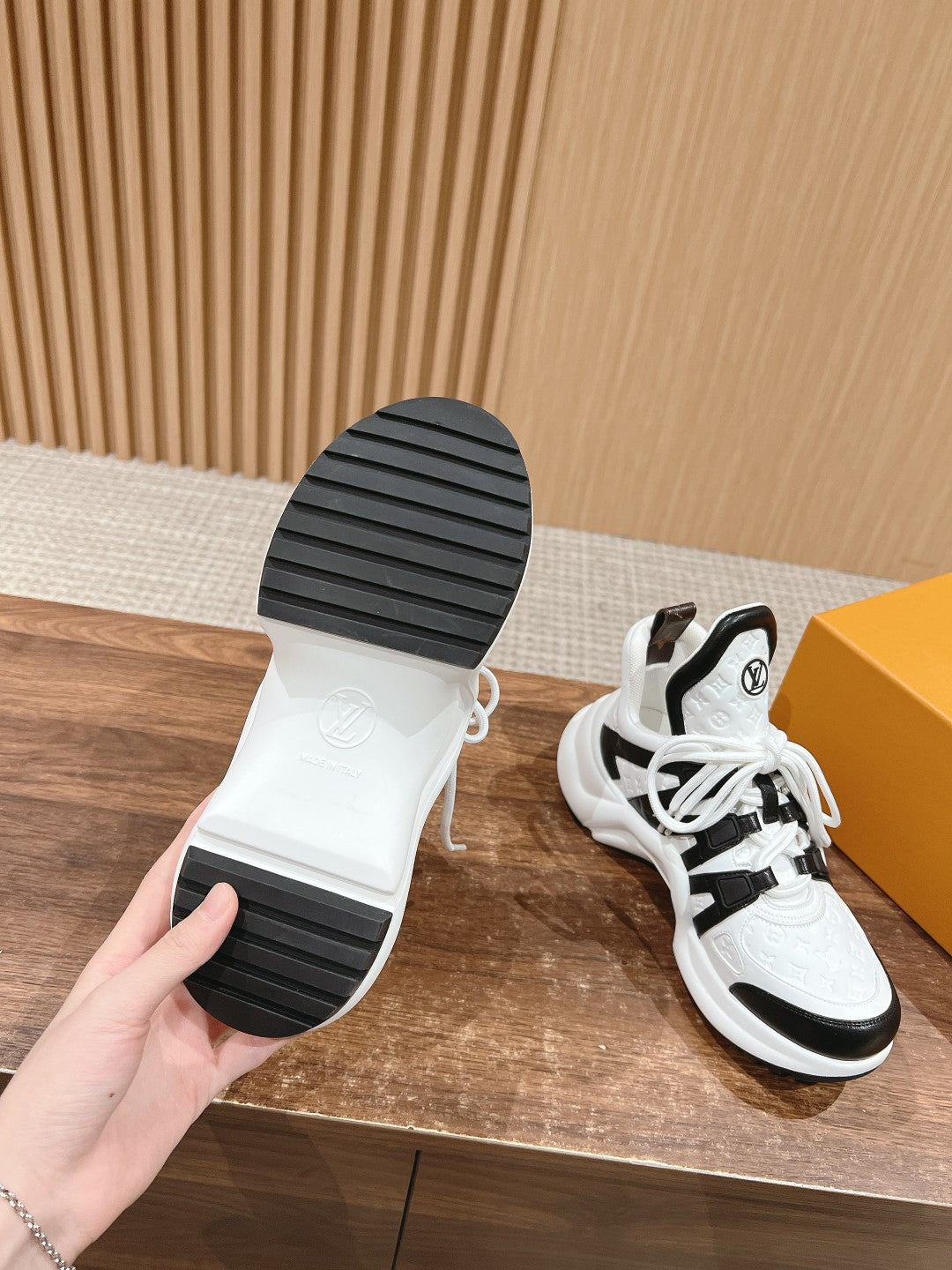 LV ARCHLIGHT SNEAKER IN WHITE MIX BLACK EMBOSSED CALFSKIN - 35