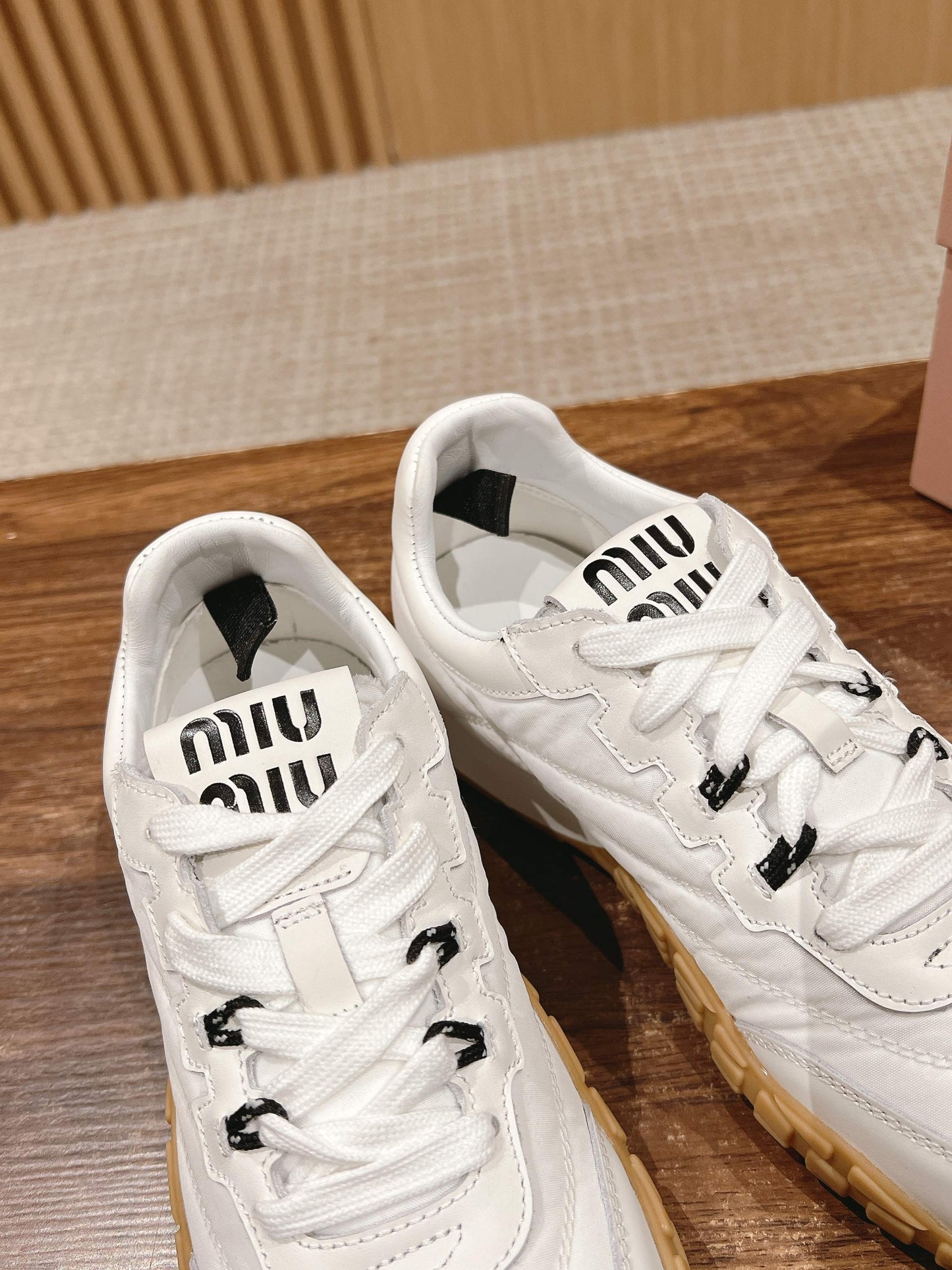 RUNNING SNEAKERS IN WHITE LAMBSKIN AND FABRIC ANTI-SLIP RUBBER SOLE - 35