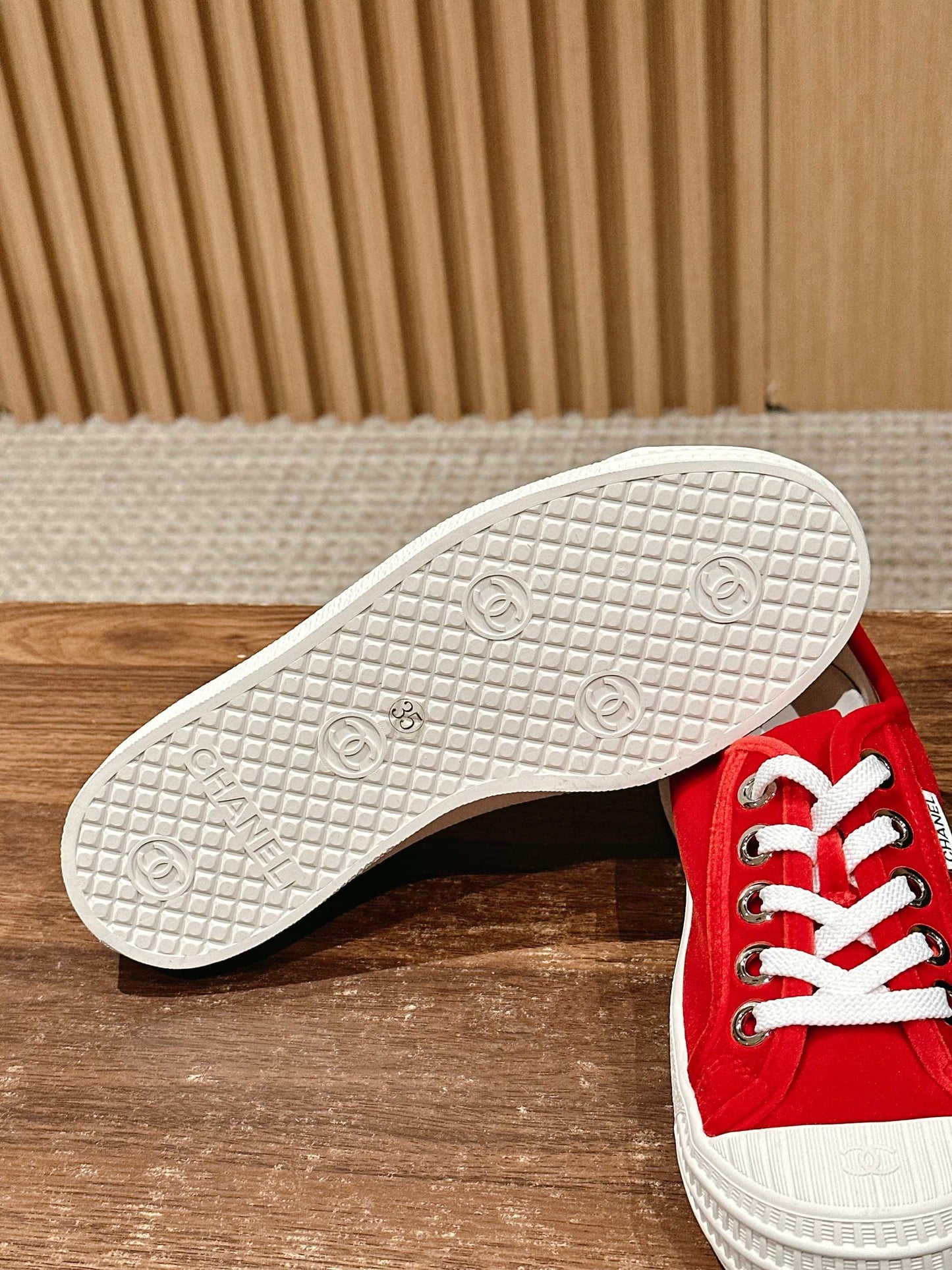 CONVERSE SNEAKER IN RUBY RED VELVET - 35