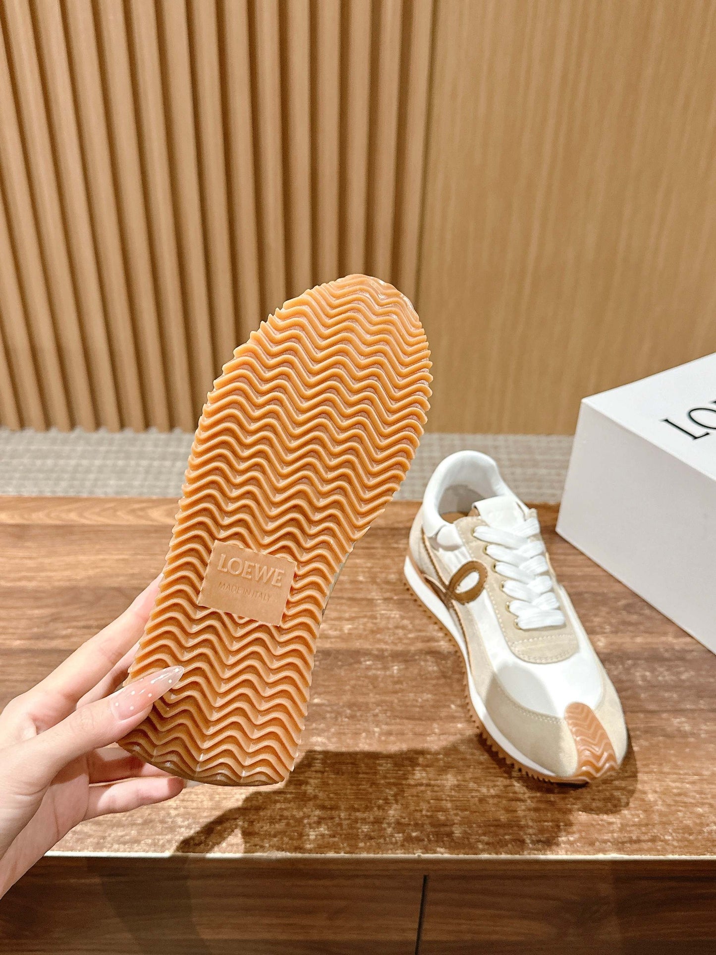 FLOW RUNNER SNEAKER IN BROWN SUEDE AND SHEEPSKIN - 35