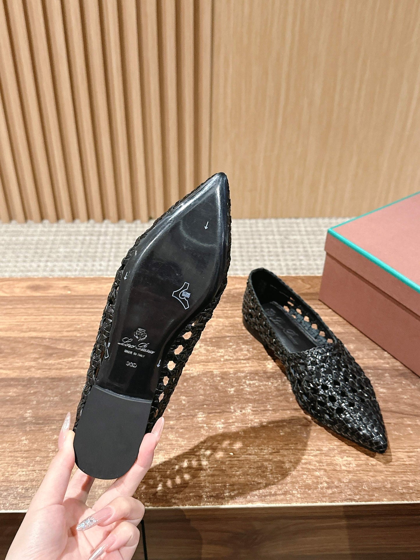 LP POINTED-TOE BALLET FLATS 25S IN BLACK LAMBSKIN - 35