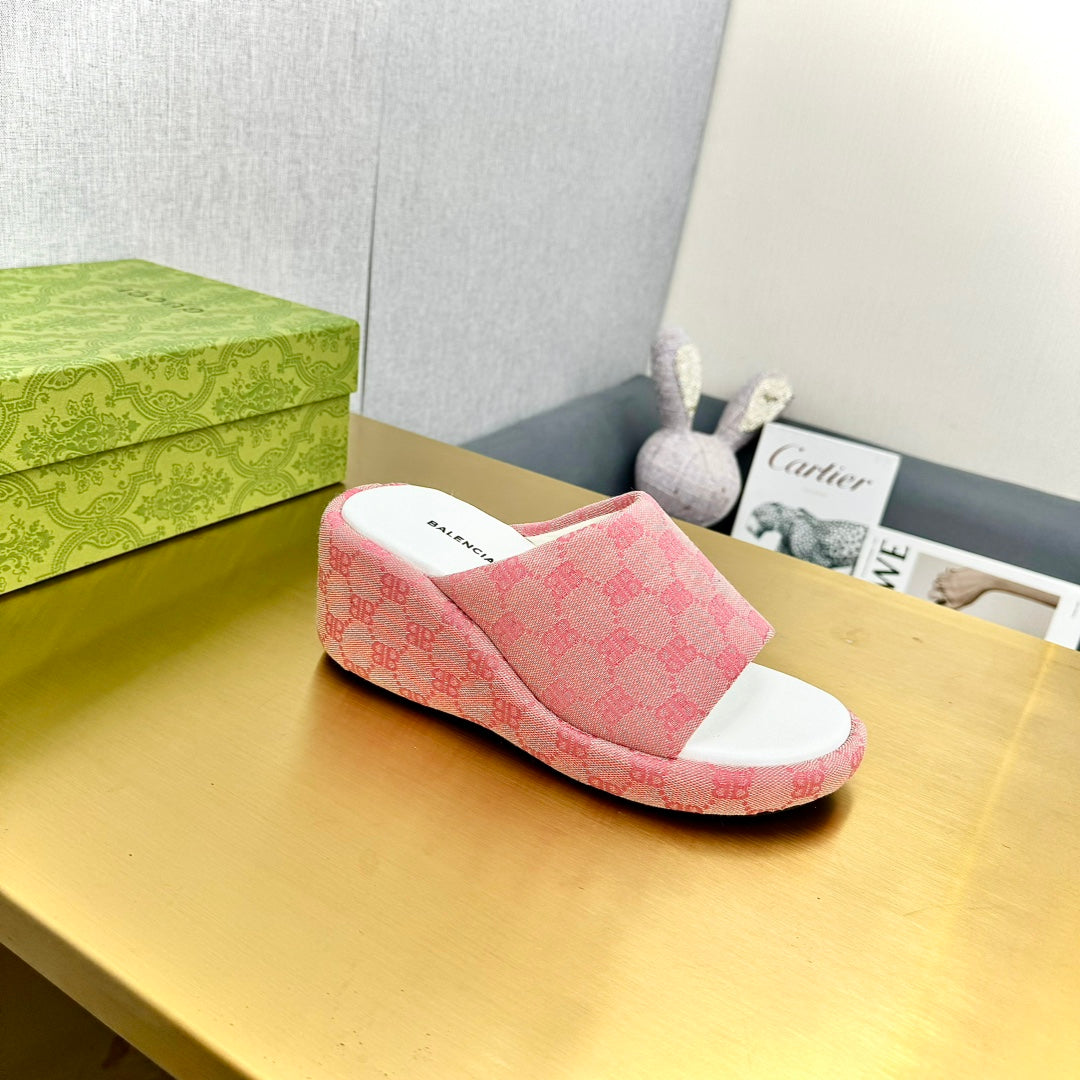 WEDGE SANDALS IN PINK MONOGRAM JACQUARD FABRIC - 35