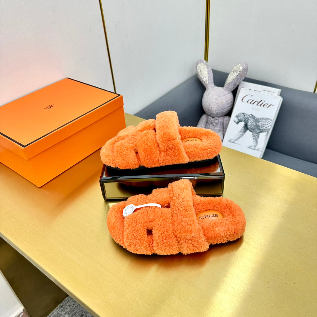 CHYPRE SANDAL IN SPANISH ORANGE SHEARLING - 35