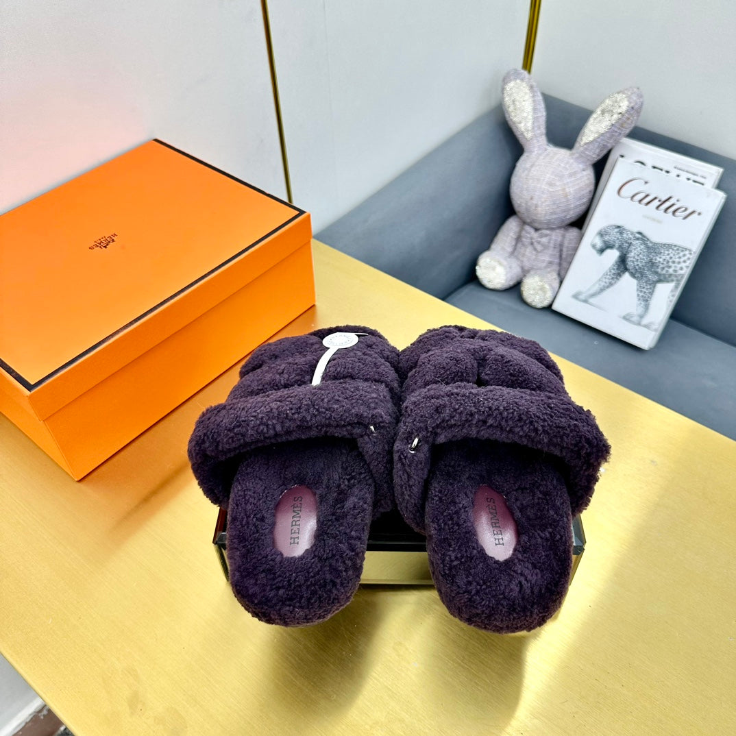 CHYPRE SANDAL IN EGGPLANT PURPLE SHEARLING - 35