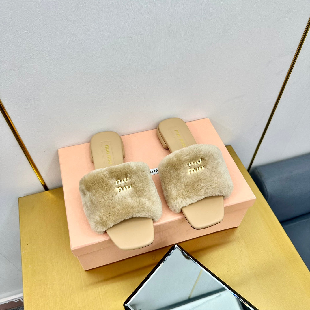 BEIGE SLIPPERS LAMB FUR - 35