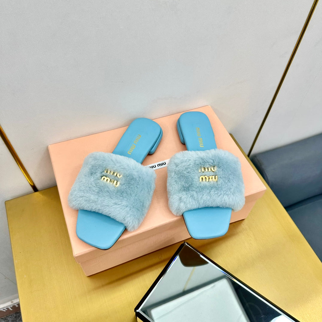 SKY BLUE SLIPPERS LAMB FUR - 35