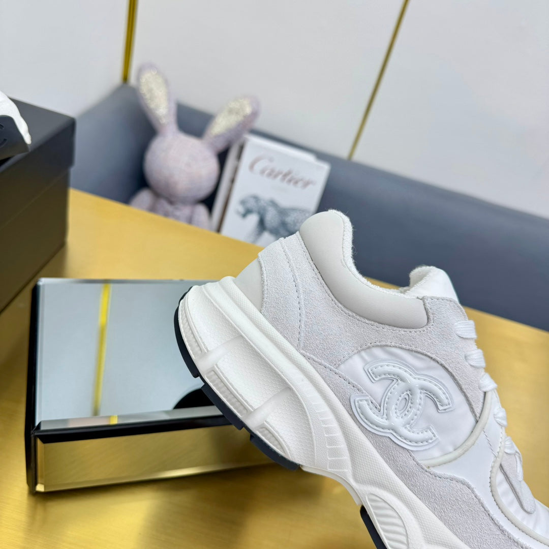 SNEAKER IN PALE GRAY SUEDE AND MESH - 35