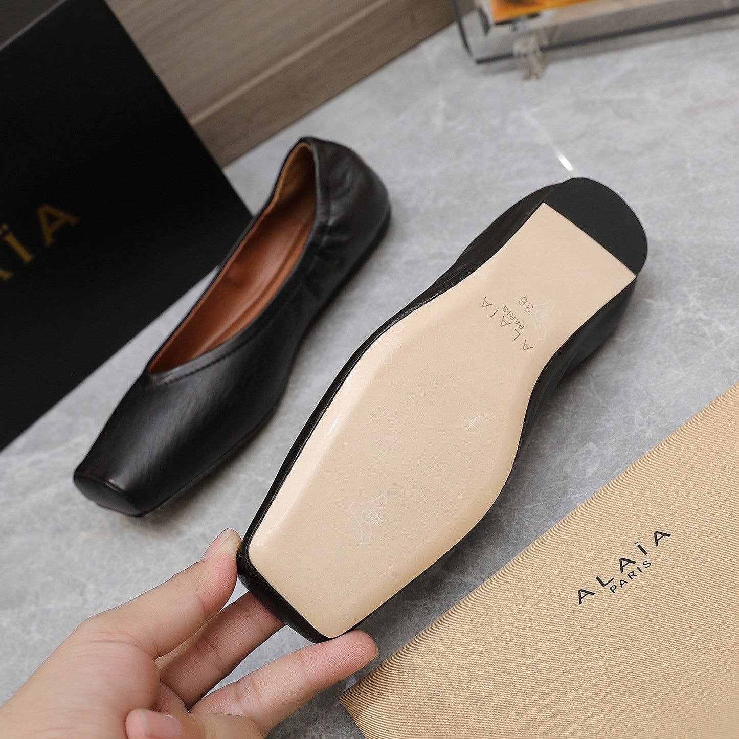 ALAIA BALLET FLATS IN BLACK SMOOTH CALFSKIN - 35
