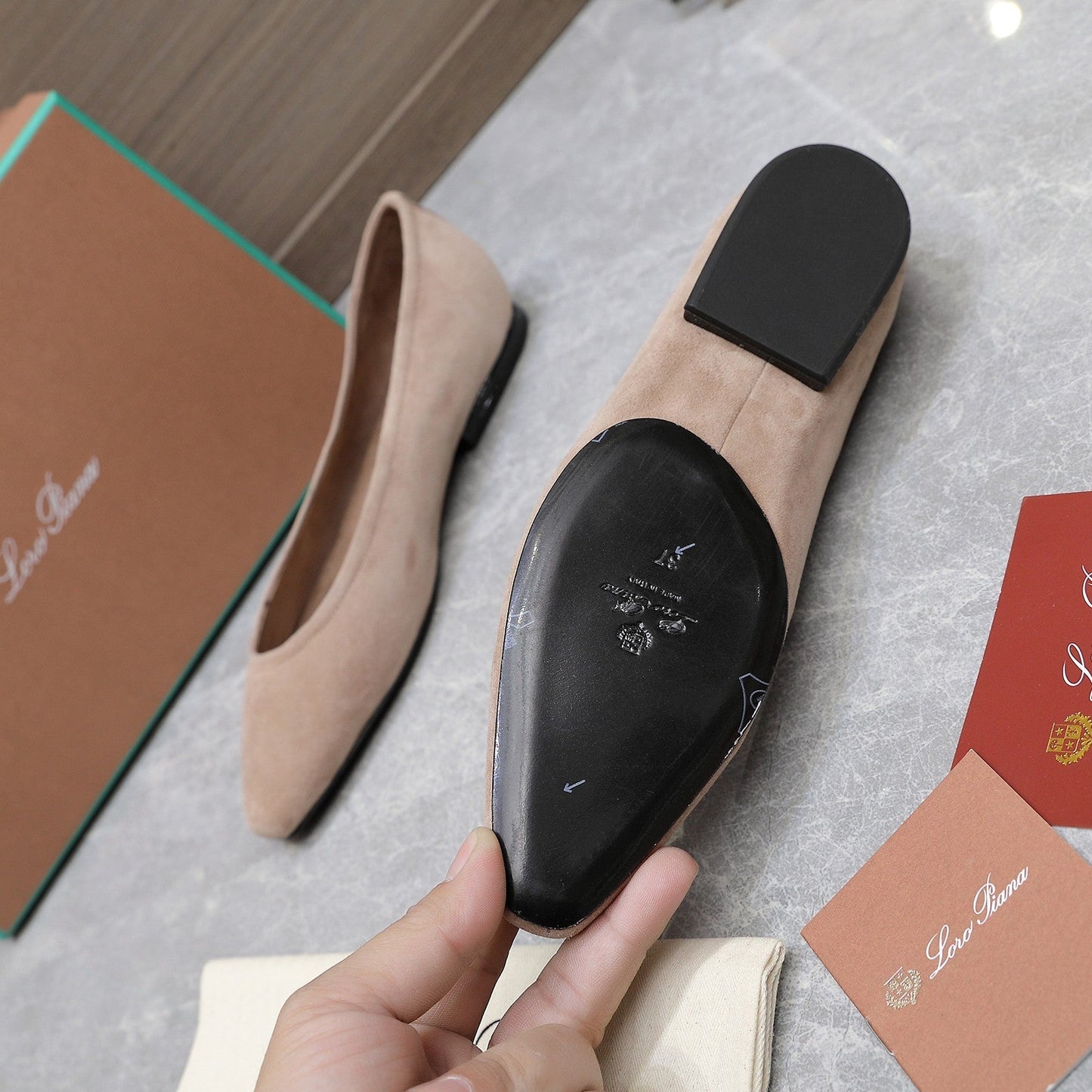 CLASSIC BALLET SHOES IN BEIGE SUEDE - 35