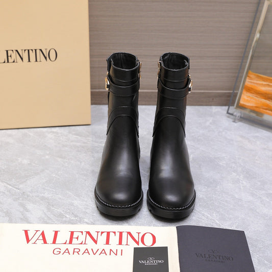 VALENTINO 25S FLAT ANKLE BOOTS IN BLACK CALFSKIN - 34