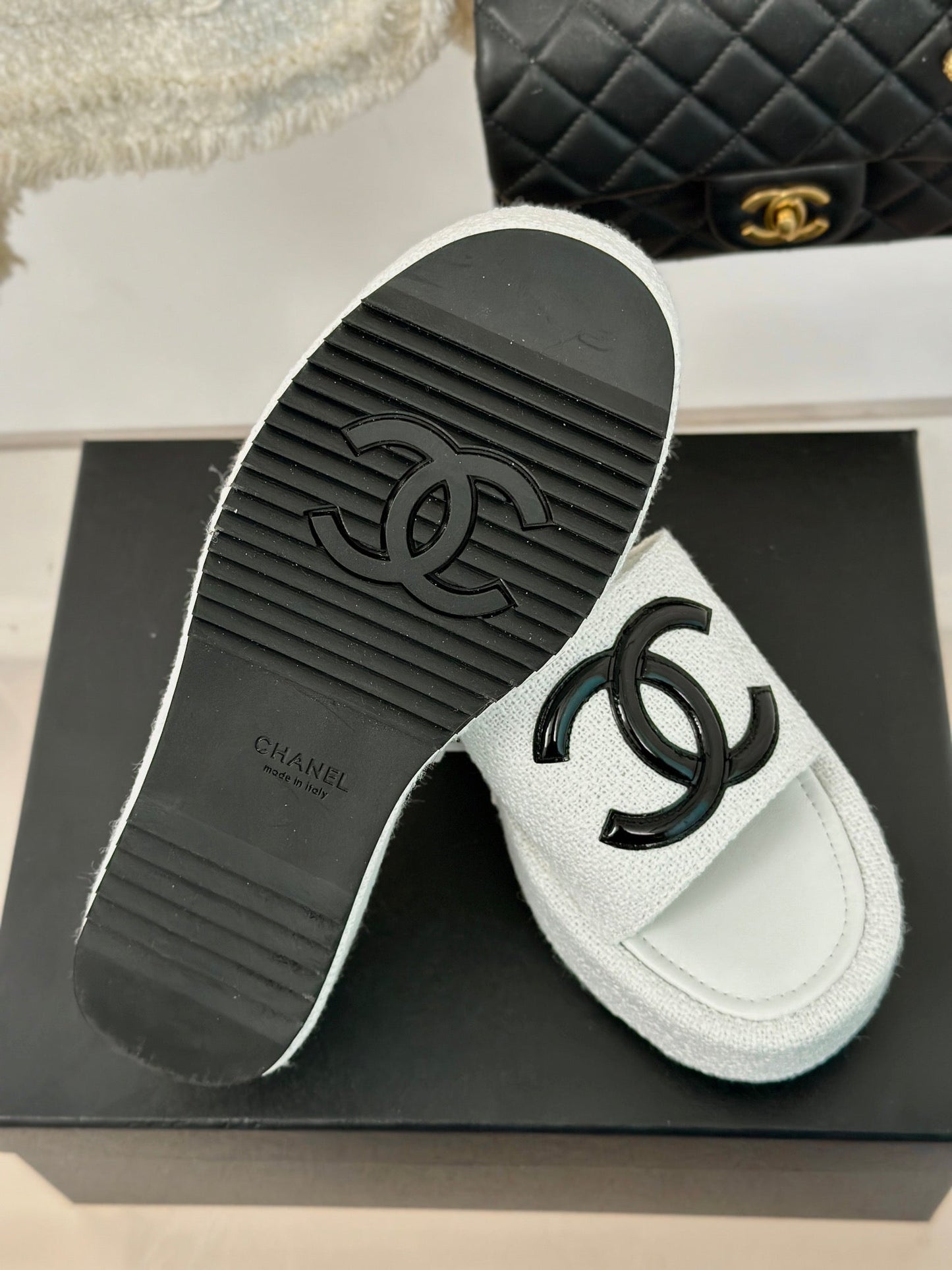 CLASSIC SLIPPERS THICK SOLE IN WHITE TWEED - 35