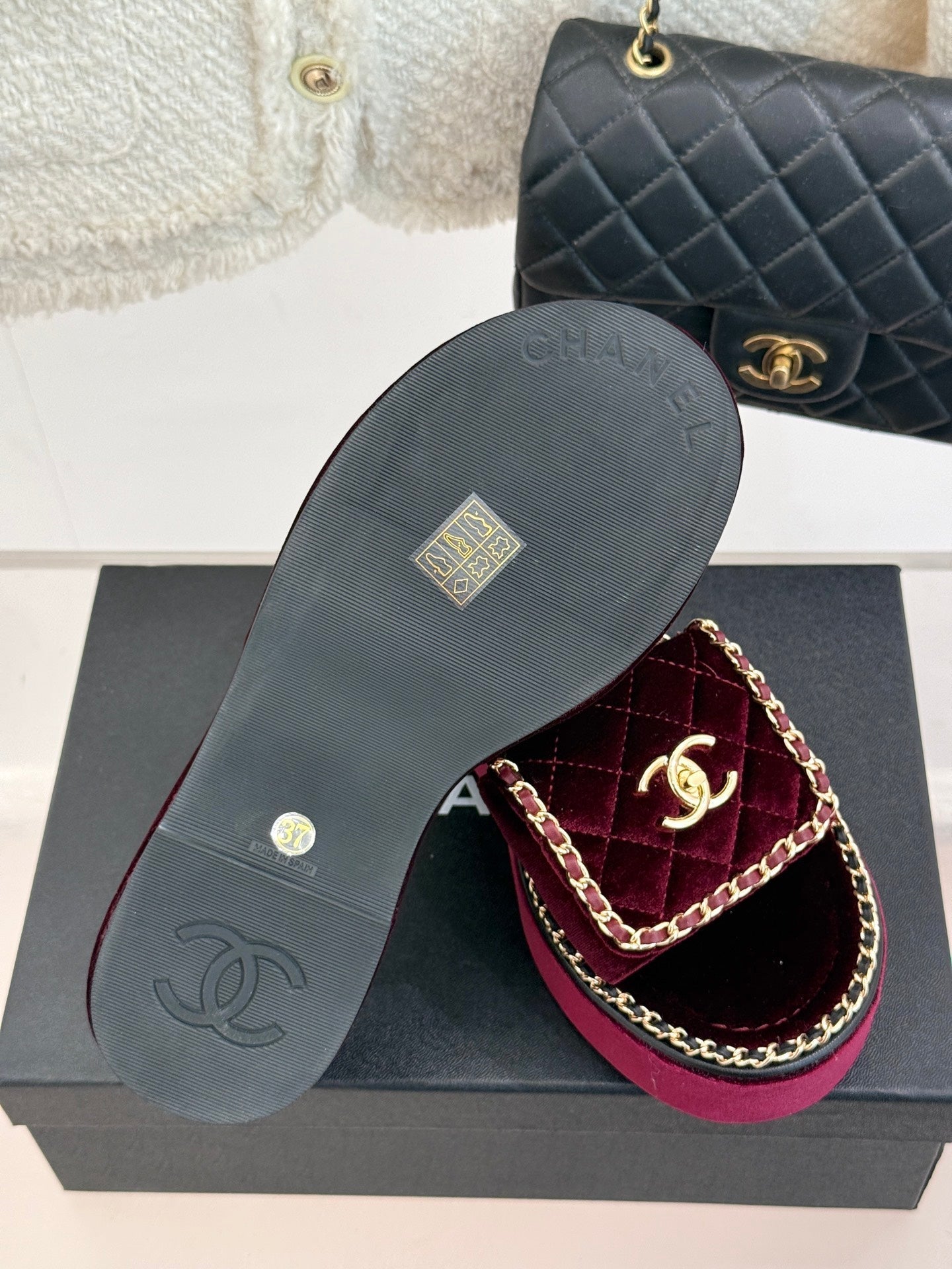 THICK-SOLED CHAIN HEART SLIPPER IN PLUM PURPLE VELVET - 35