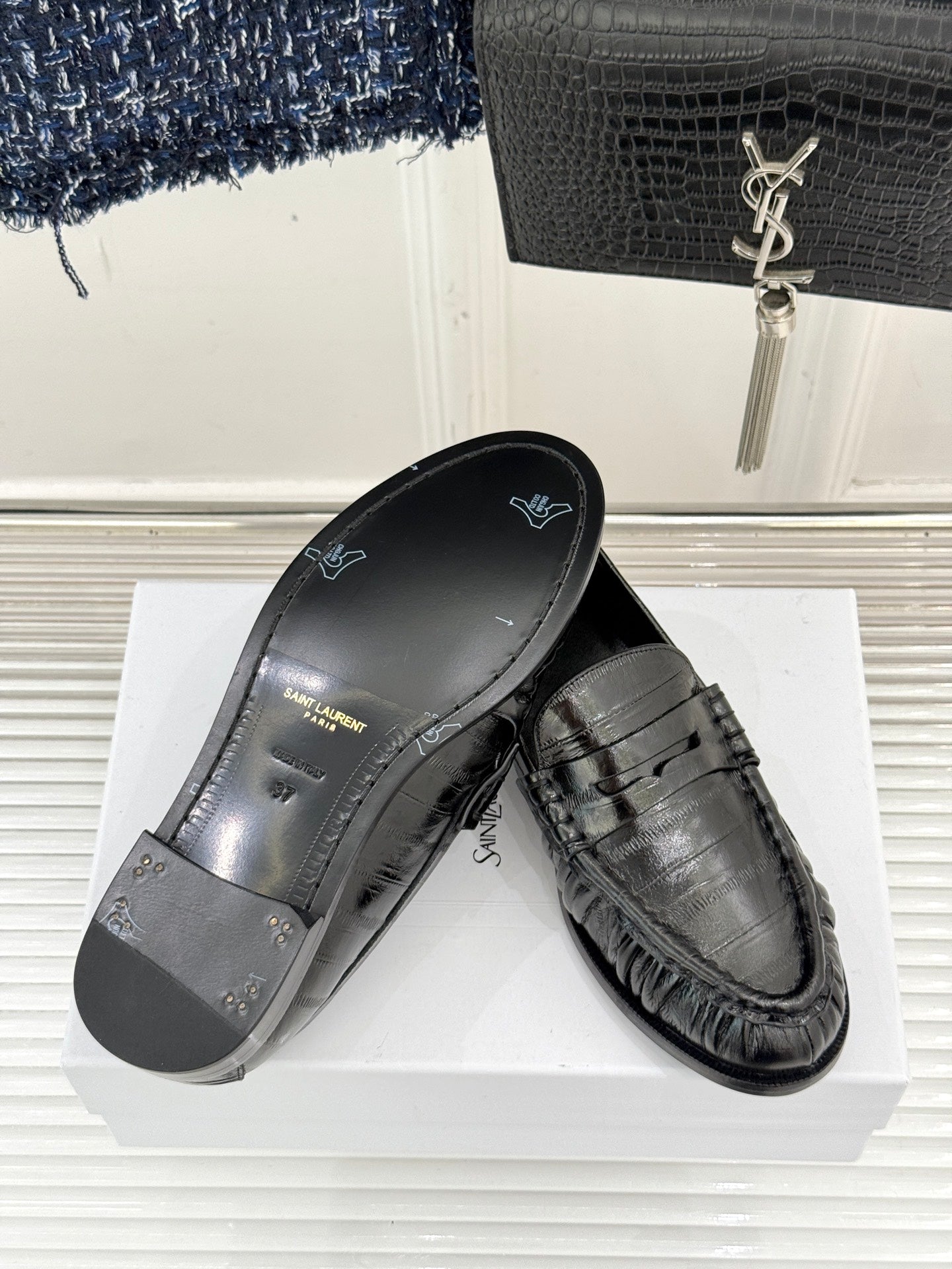 YSL 25S LOAFERS IN BLACK EMBOSSED LAMBSKIN - 35