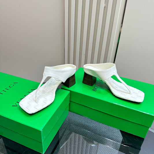 MARELLA THONG IN WHITE CREAM LEATHER WITH SIGNATURE INTRECCIATO INSOLE 55 MM - 35