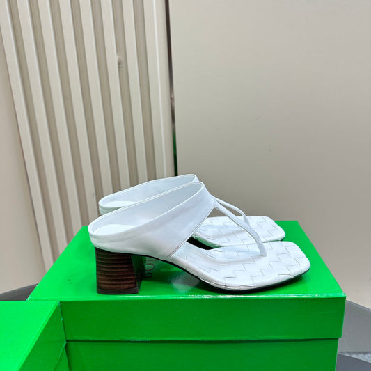 MARELLA THONG IN WHITE LEATHER WITH SIGNATURE INTRECCIATO INSOLE 55 MM - 35