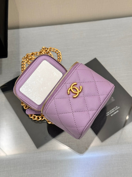 CHANEL 25S МІНІ СУМКА-ФУТЛЯР 11 СМ З ФІОЛЕТОВОЇ ШКІРИ ЯГНЯТИ ІЗ ЗОЛОТОЮ ФУРНІТУРОЮ