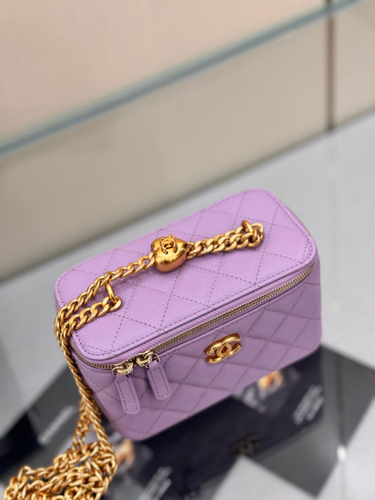 CHANEL 25S МІНІ СУМКА-ФУТЛЯР 16 СМ З ФІОЛЕТОВОЇ ШКІРИ ЯГНЯТИ ІЗ ЗОЛОТОЮ ФУРНІТУРОЮ