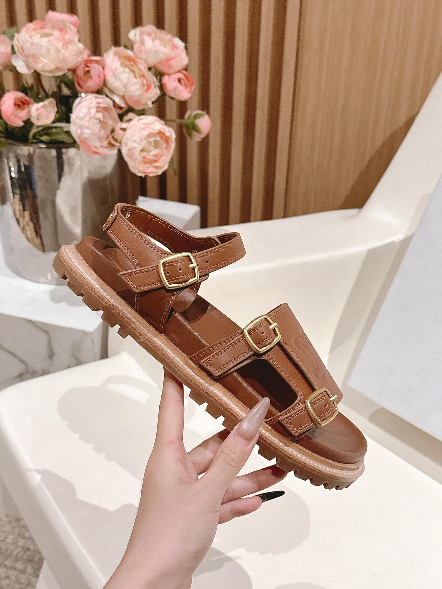 FLAT SANDALS IN RUST BROWN TRIOMPHE EMBOSSED SMOOTH CALFSKIN - 35