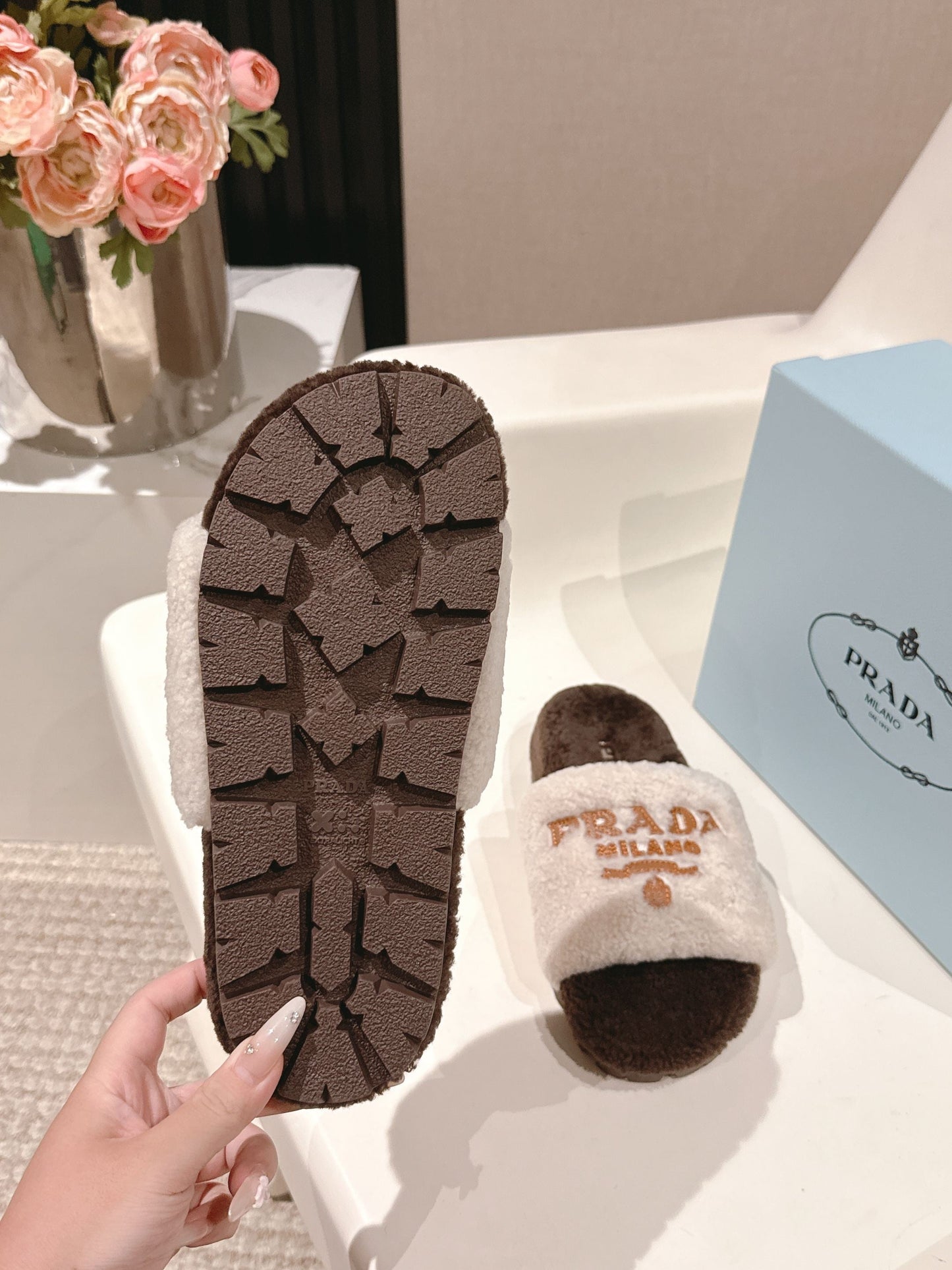 PRADA 25S FLAT MULES IN WHITE AND DARK BROWN RABBIT FUR - 35