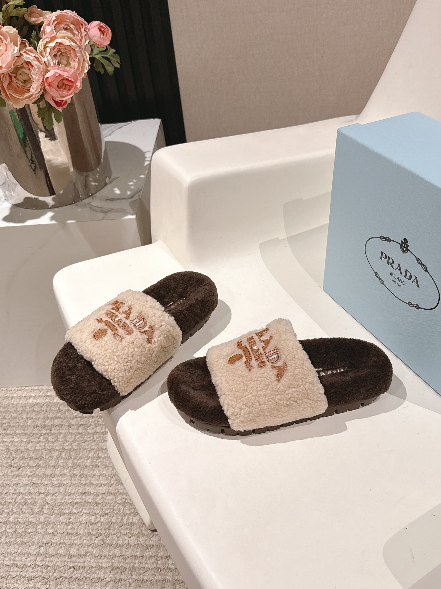PRADA 25S FLAT MULES IN CREAM AND DARK BROWN RABBIT FUR - 35