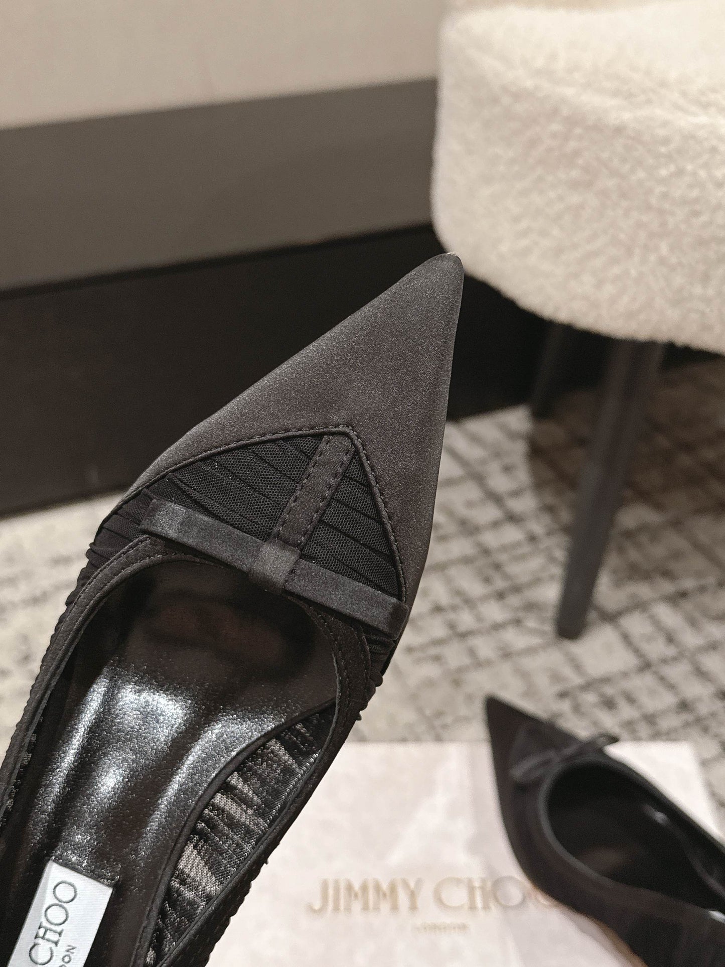 ЧОРНІ ТКАНИННІ ГОСТРОНОСІ ТУФЛІ-ЧОВНИКИ JIMMY CHOO 26S НА ПІДБОРАХ 65 ММ
