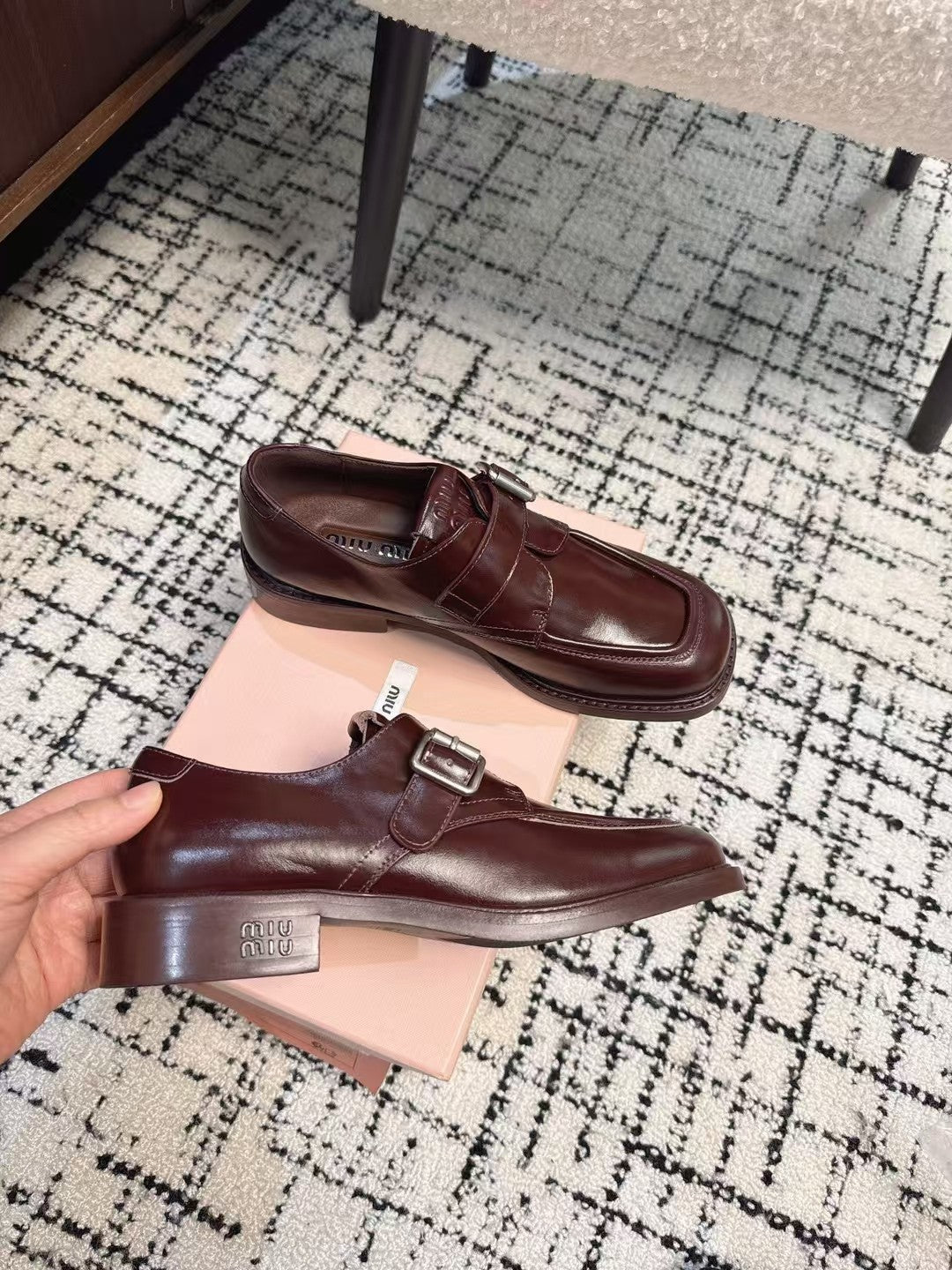 SQUARE TOE OXFORD IN SANGRIA RED SHINY CALFSKIN - 35