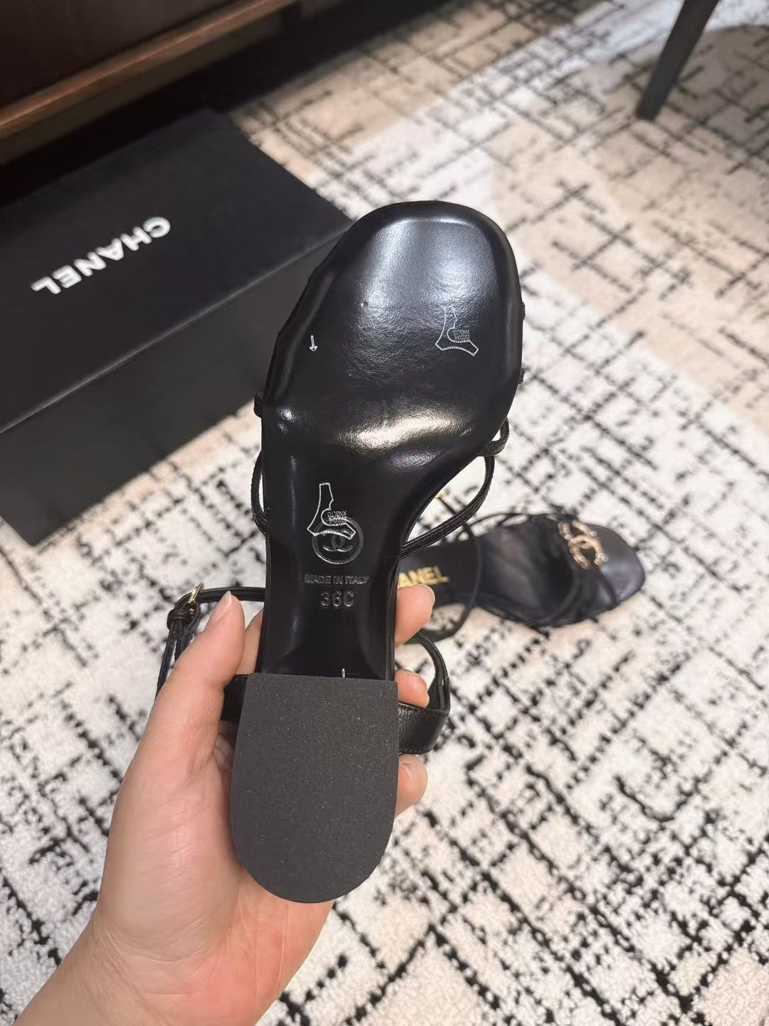 MID HEEL SANDALS IN BLACK LAMBSKIN - 35