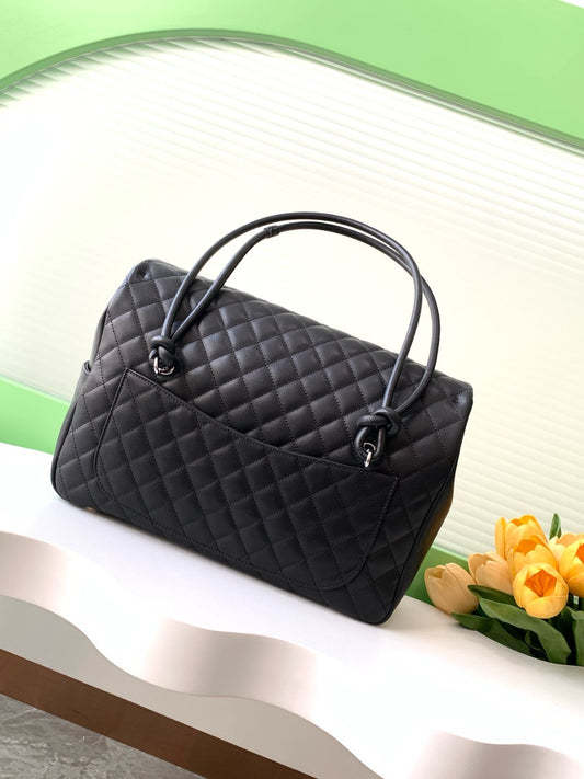 CHANEL CAMBON LARGE FLAP 25S 33 СМ З ЧОРНОЇ ТЕЛЯЧОЇ ШКІРИ З БІЛИМ ЛОГОТИПОМ