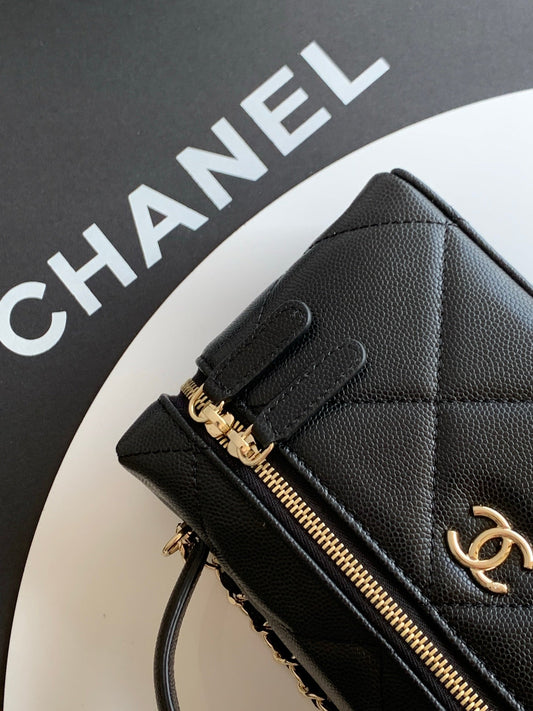CHANEL 25S КОСМЕТИЧКА 19,5 СМ З ЧОРНОЇ ОВЕЧОЇ ШКІРИ