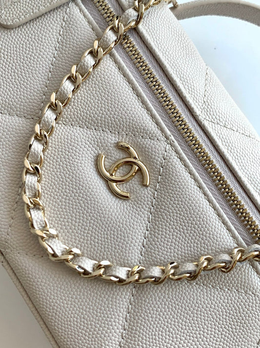 СУМКА-ВІЗИТНИЦЯ CHANEL 25S 19,5 СМ ЗІ СВІТЛО-БЕЖЕВОЇ ШКІРИ ЯГНЯТИ