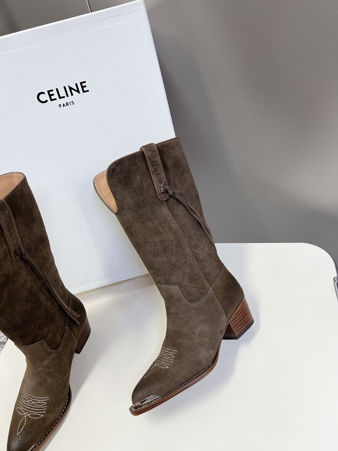 CELINE 25S HIGH CUT CHELSEA BOOTS 45MM IN DARK BROWN SUEDE - 35