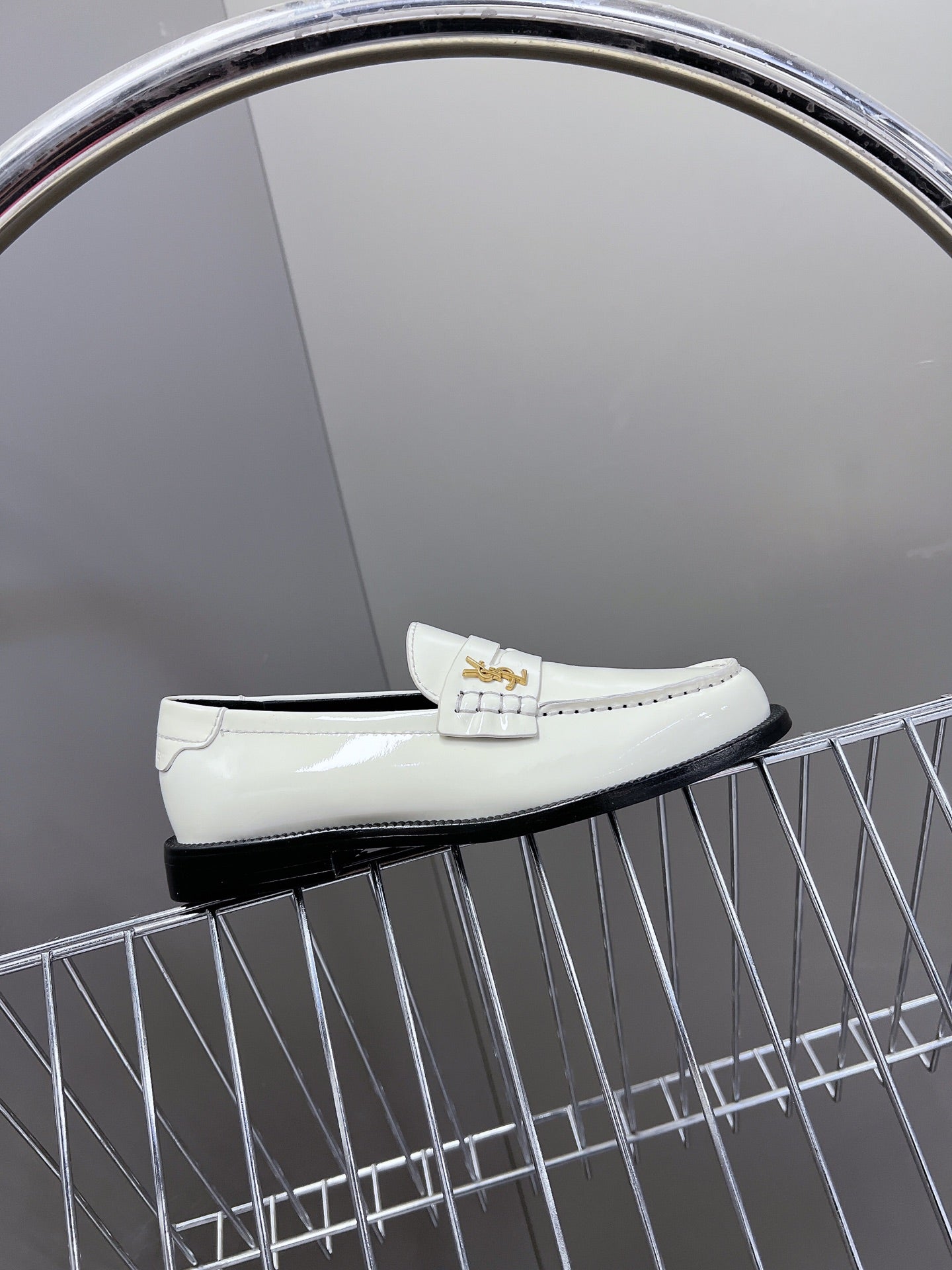 YSL 25S SAINT LAURENT LOAFERS IN WHITE PATENT CALFSKIN - 35