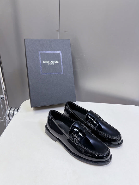 YSL 25S SAINT LAURENT LOAFERS IN BLACK PATENT CALFSKIN - 35