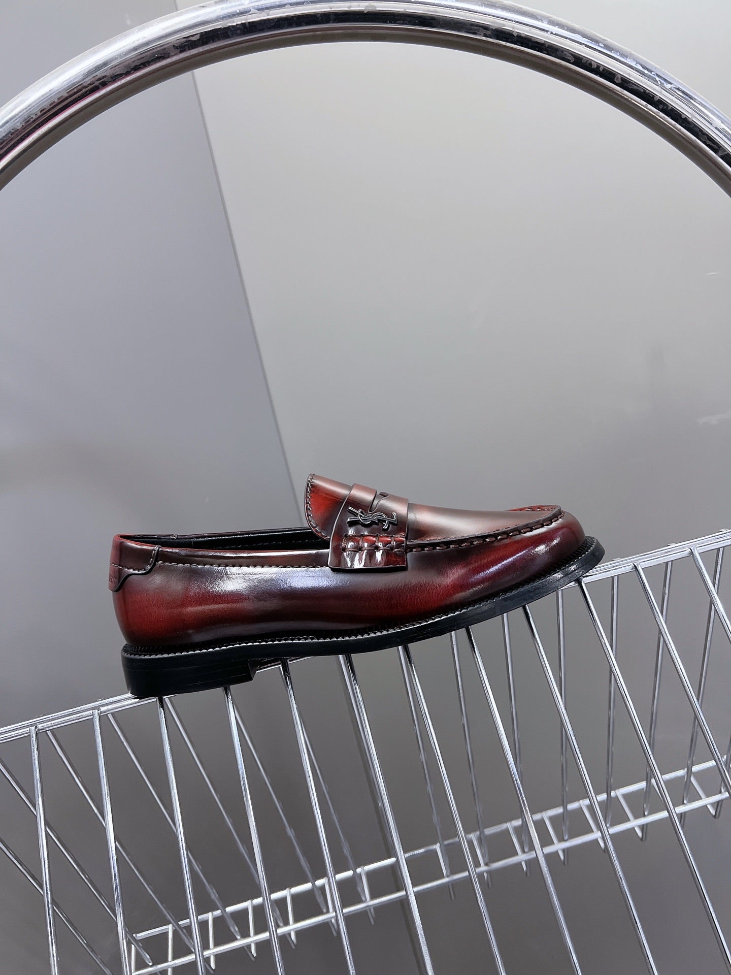 YSL 25S SAINT LAURENT LOAFERS IN TORTOISESHELL CRIMSON GLOSSY CALFSKIN - 35
