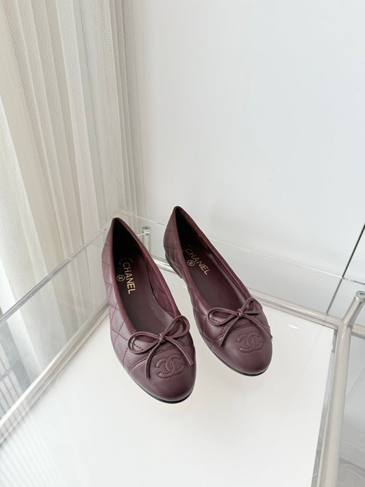 Балетки CHANEL 26S, БОРДОВІ, стьобана теляча шкіра, з бантом