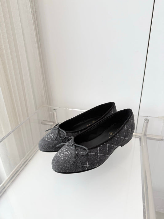 БАЛЕТКИ CHANEL 26S З СІРОГО ДЕНІМУ З БАНТОМ