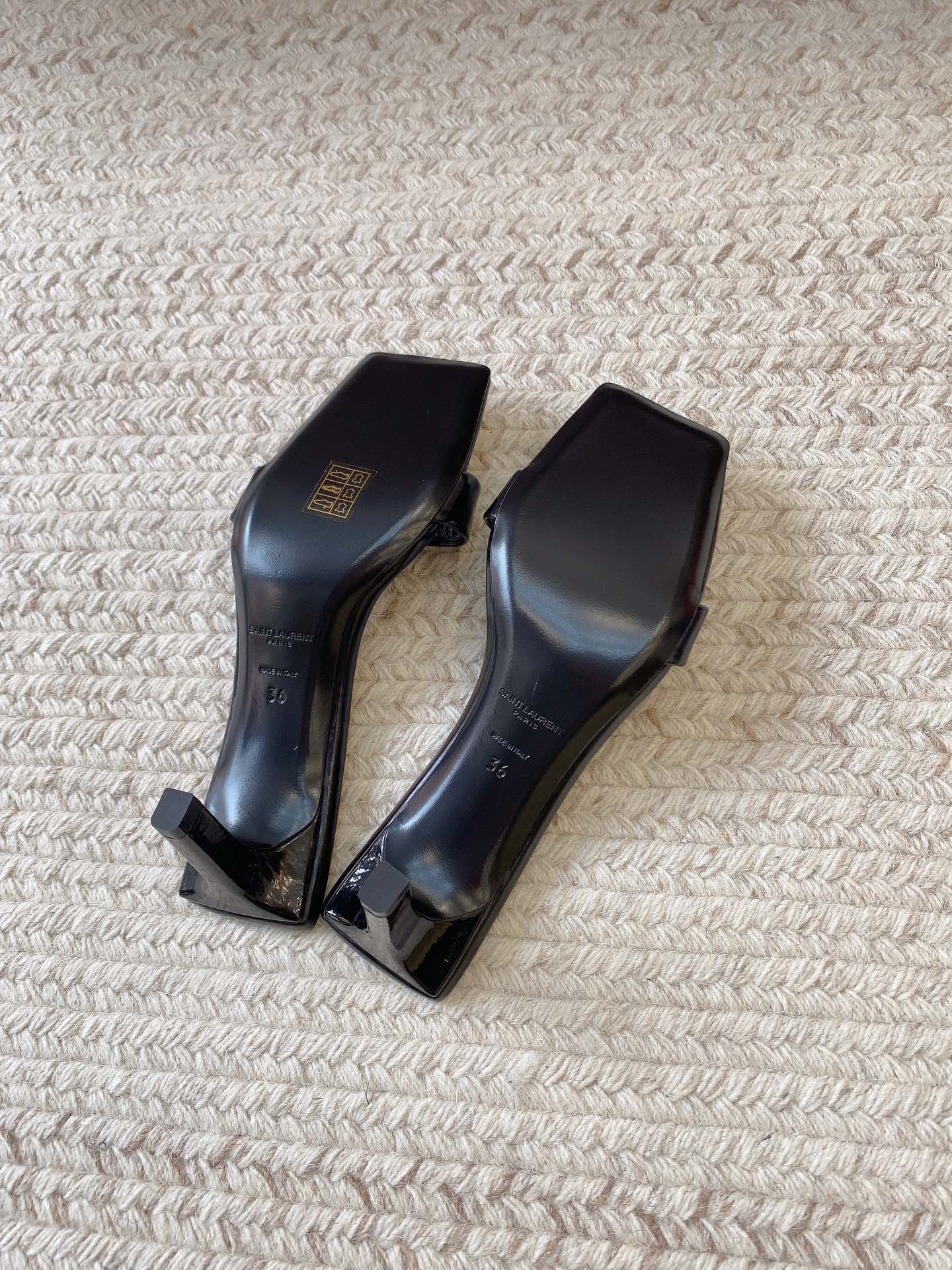 HIGH MULES WITH SQUARE TOE IN BLACK SMOOTH CALFSKIN - 34