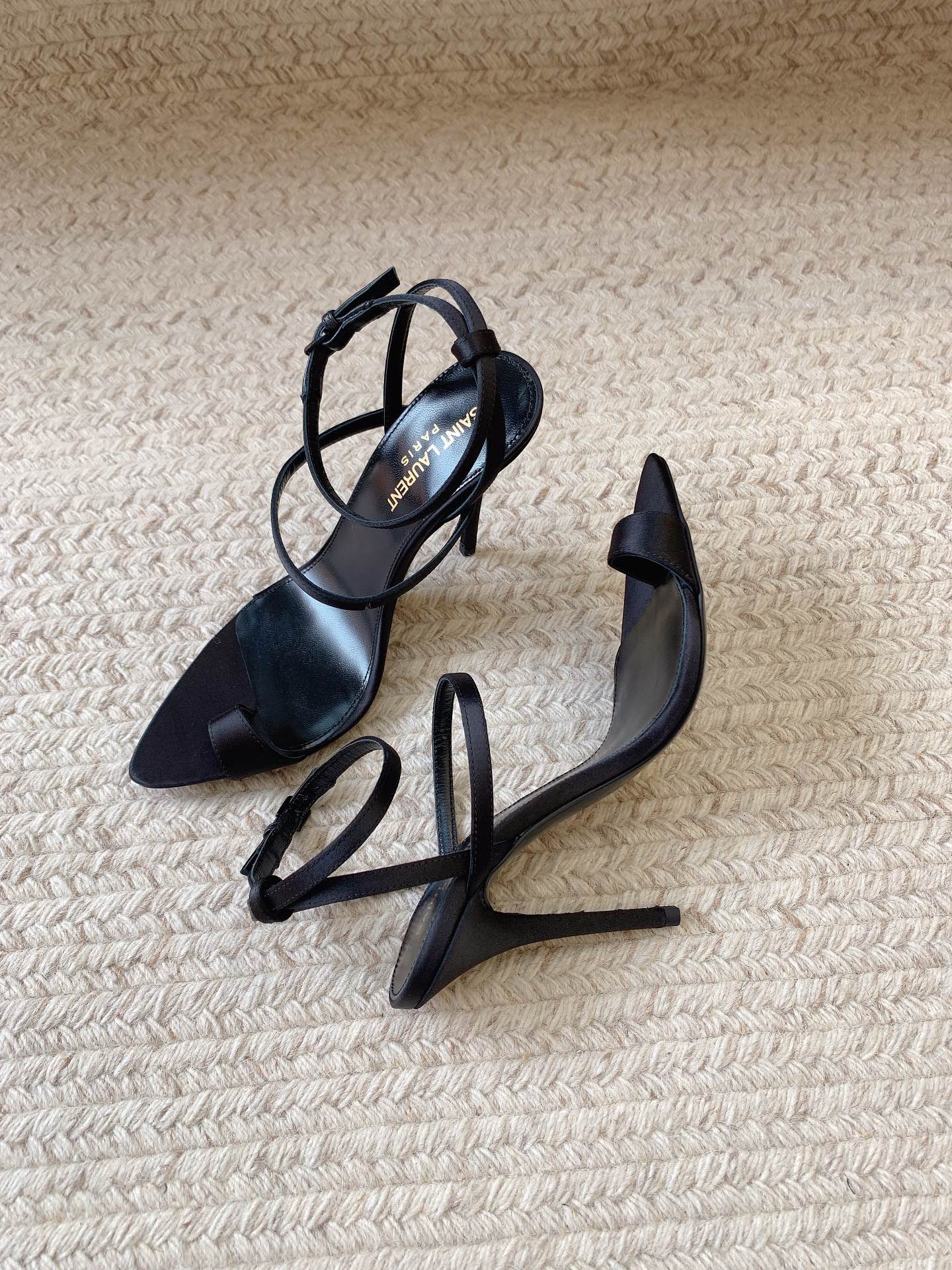 HIGH FLIP FLOPS SANDAL WITH STRAP IN BLACK SILK - 34