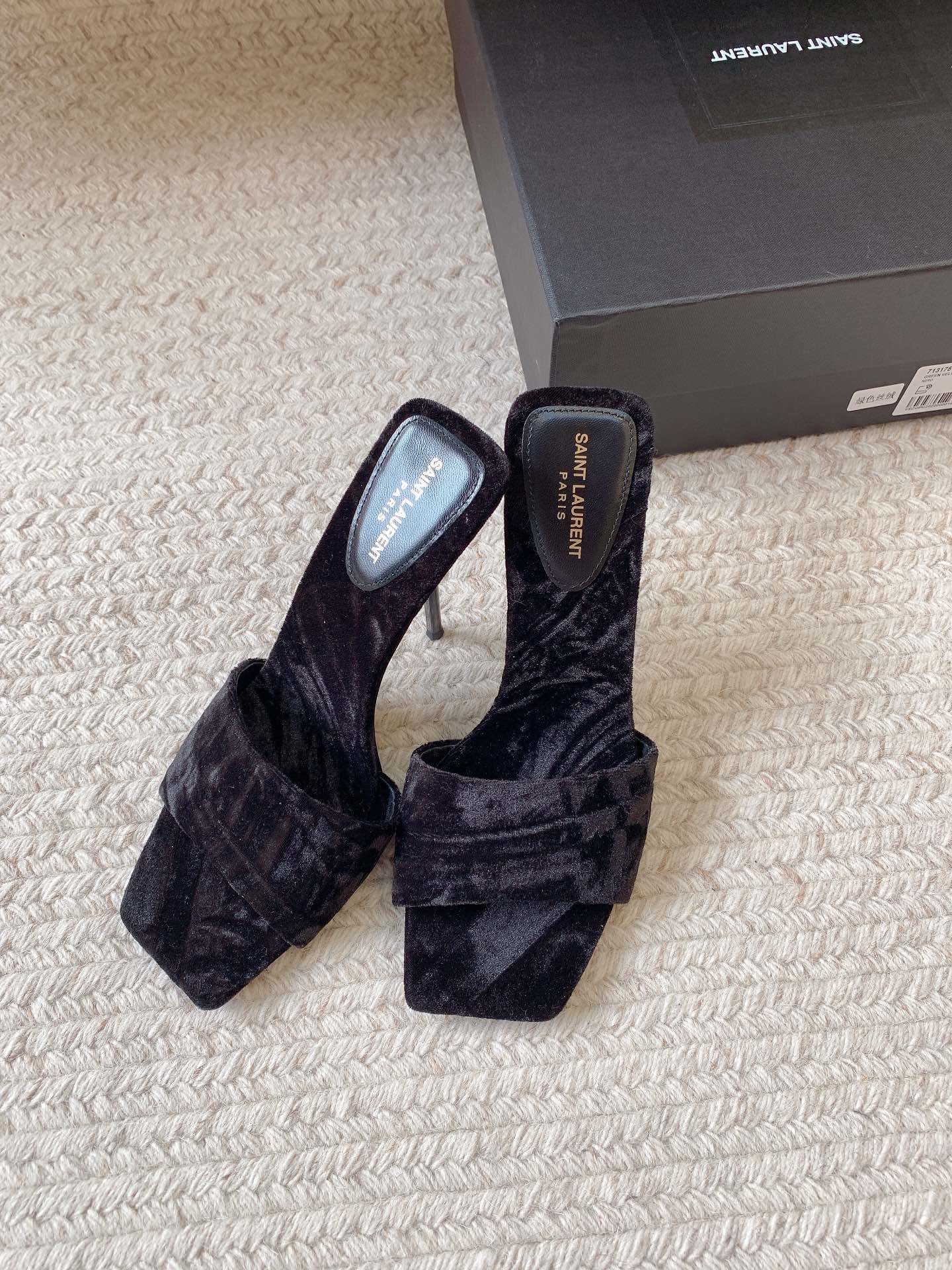 HIGH HEEL SLIDES IN BLACK VELVET - 34