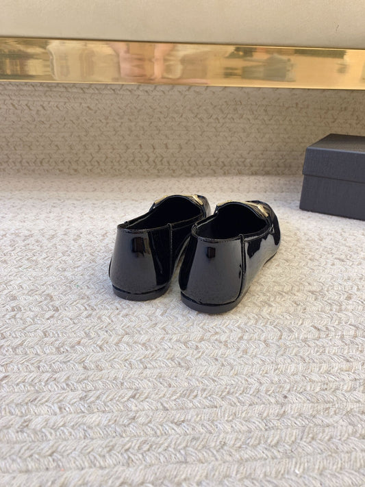 LOAFERS WITH GOLD HARDWARE IN BLACK GLOSSY CALFSKIN - 34