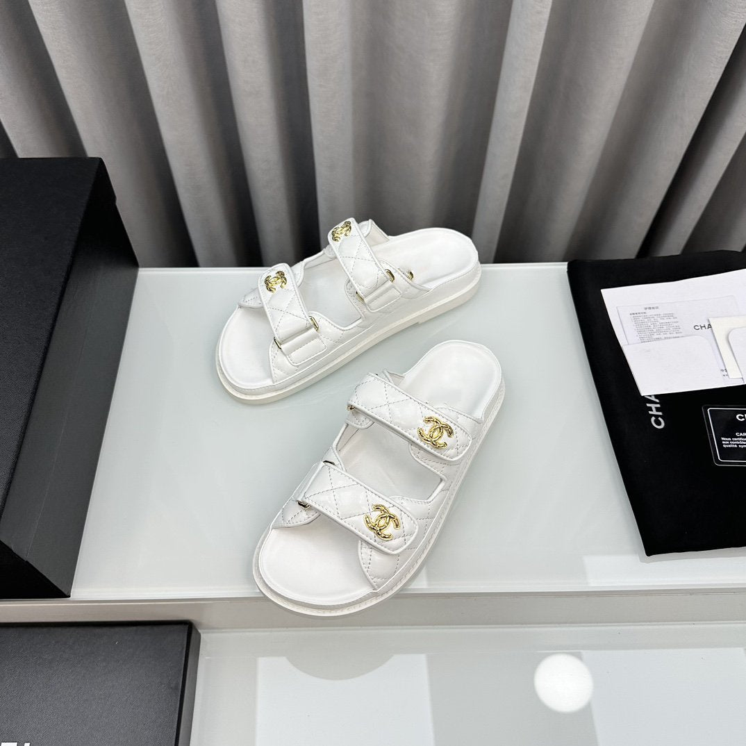 dad sandals white patent lambskin mules - 35