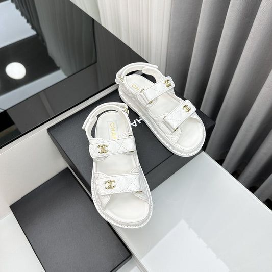босоніжки dad sandals з білої лакованої шкіри ягняти - 35