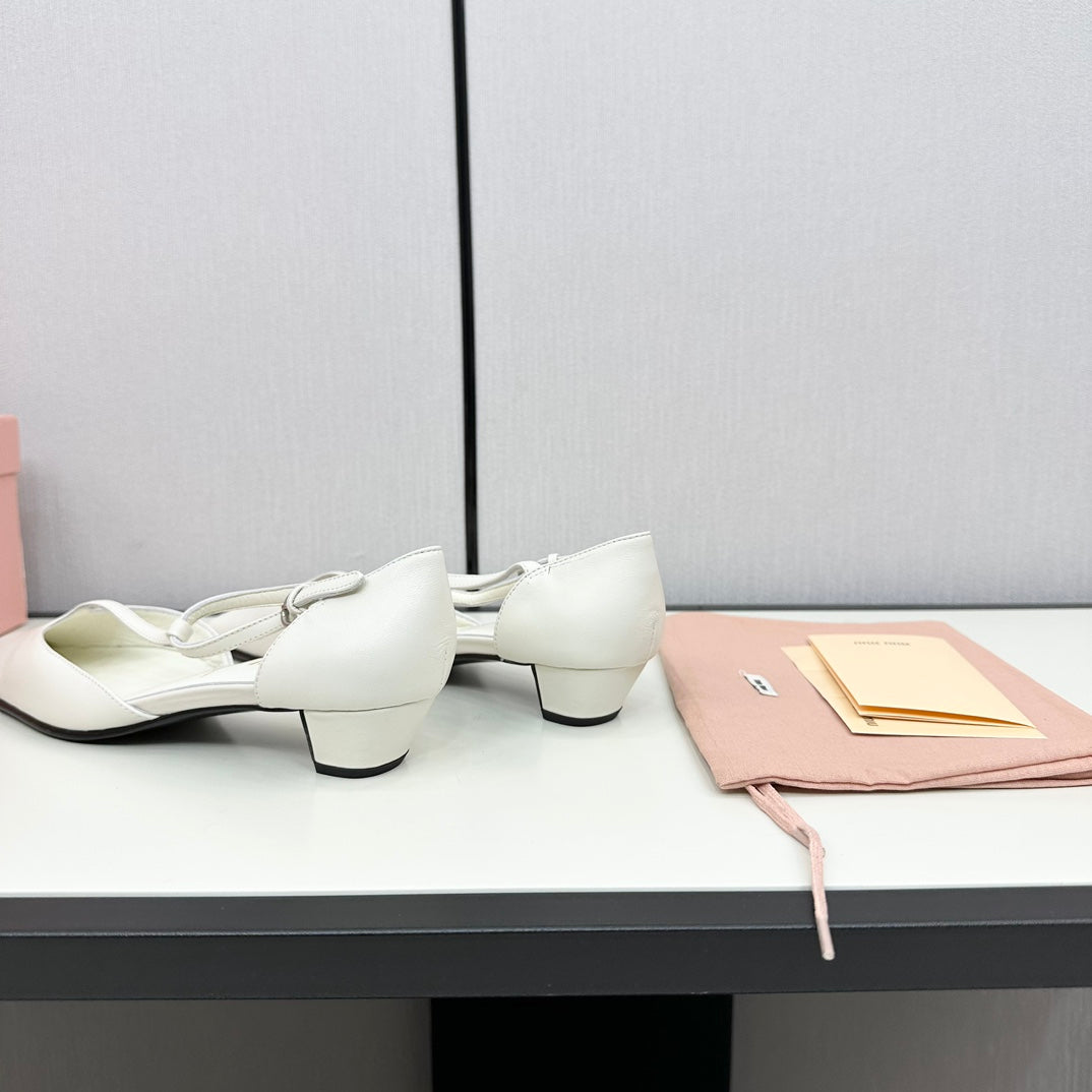 BALLET SANDAL WHITE LAMBSKIN WITH T-STRAP - 35