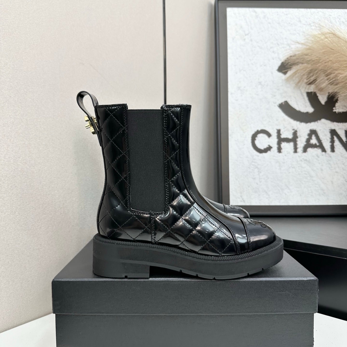 CHANEL 25S ELASTIC CHELSEA BOOTS IN BLACK GLOSSY CALFSKIN - 35