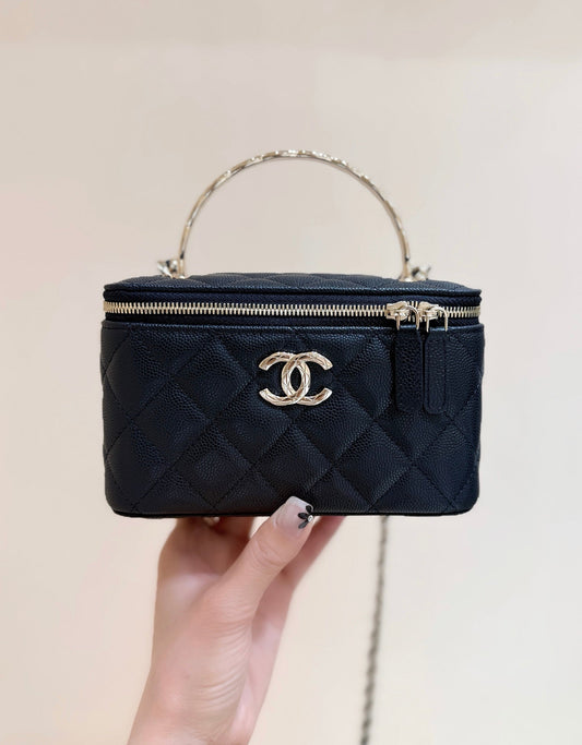CHANEL 25S COCO CRUSH 17 З ЧОРНОЇ ТЕЛЯЧОЇ ШКІРИ З ФУРНІТУРОЮ ЗІ ЗОЛОТА